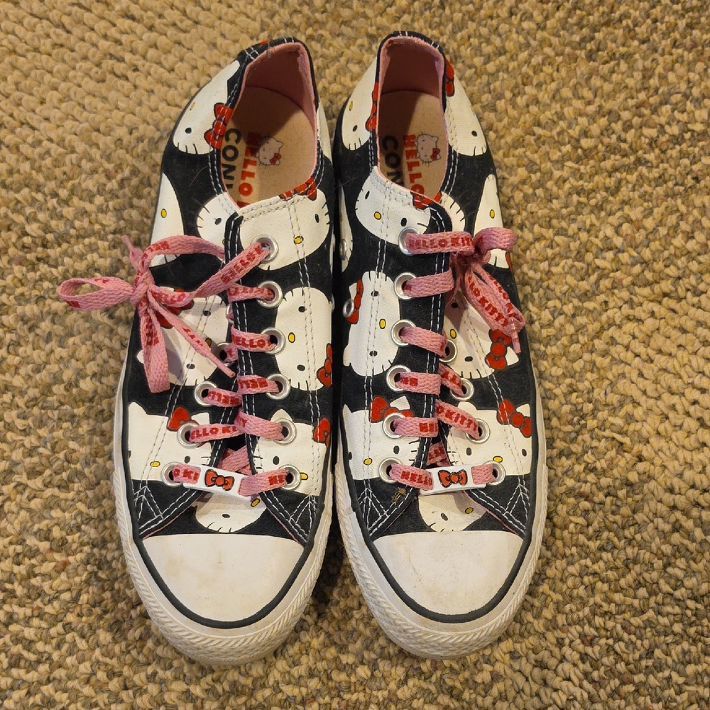 Hello Kitty Womens Converse Black, White & Pink Low-Top Sneakers Size 8
